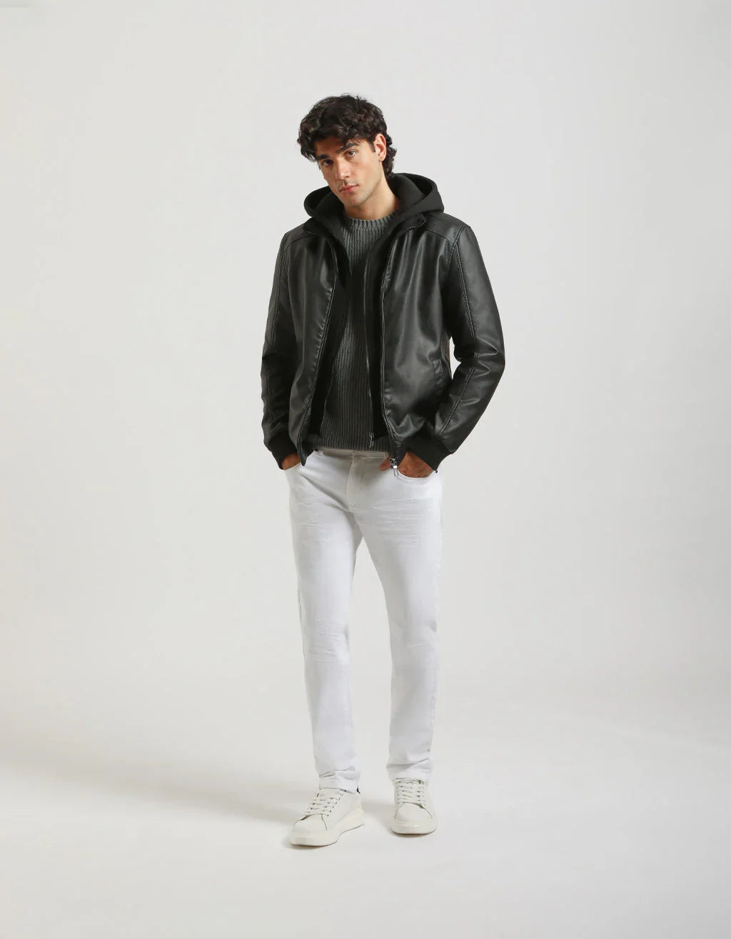 Bomber effetto pelle con cappuccio