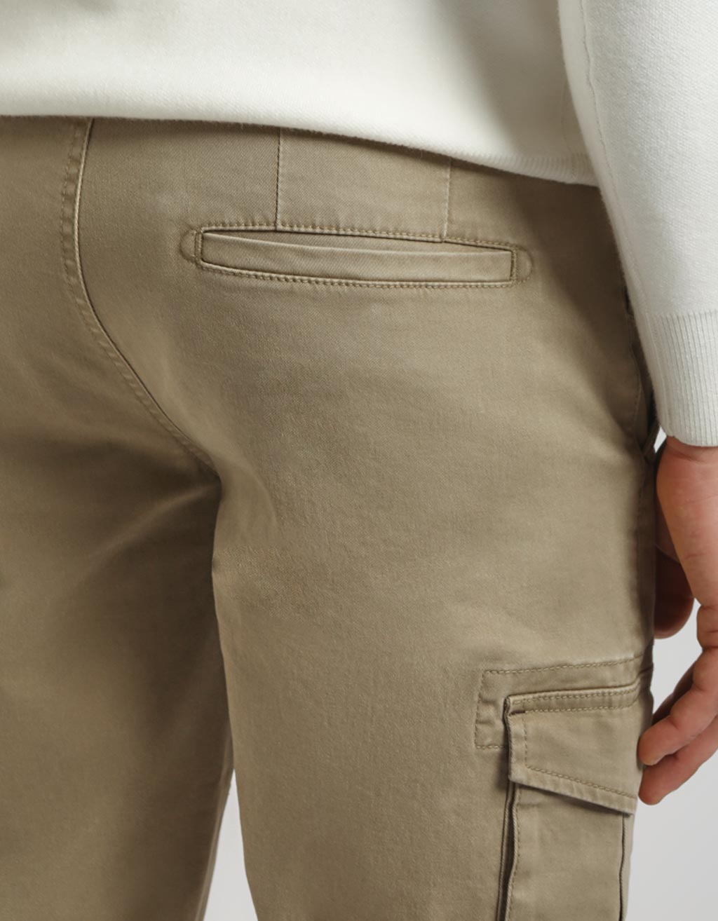 Pantaloni cargo