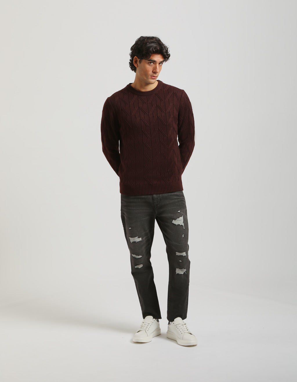 Maglia girocollo con treccia