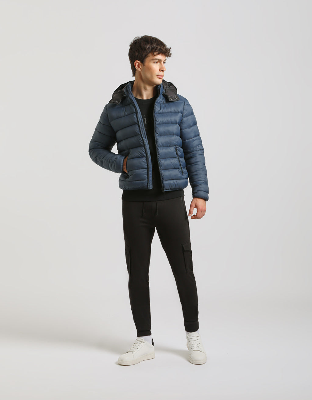 Giubbotto imbottito 100 grammi con cappuccio