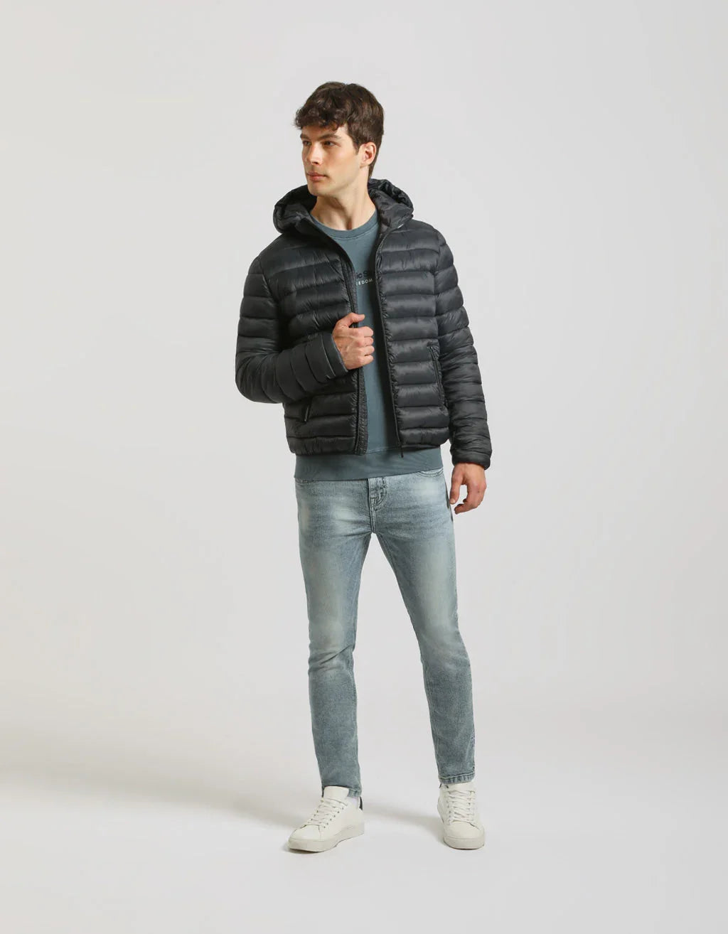 Giubbotto imbottito 100 grammi con cappuccio