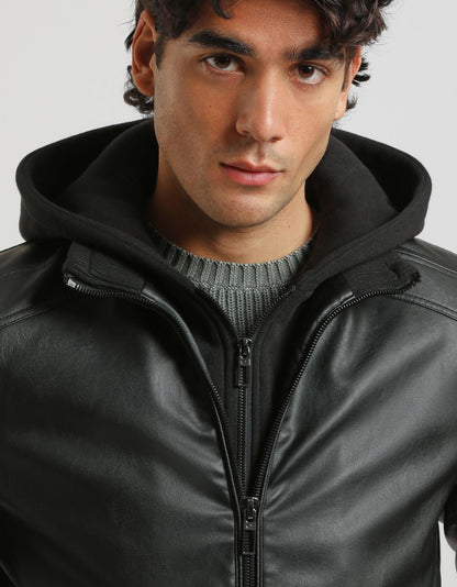 Bomber effetto pelle con cappuccio