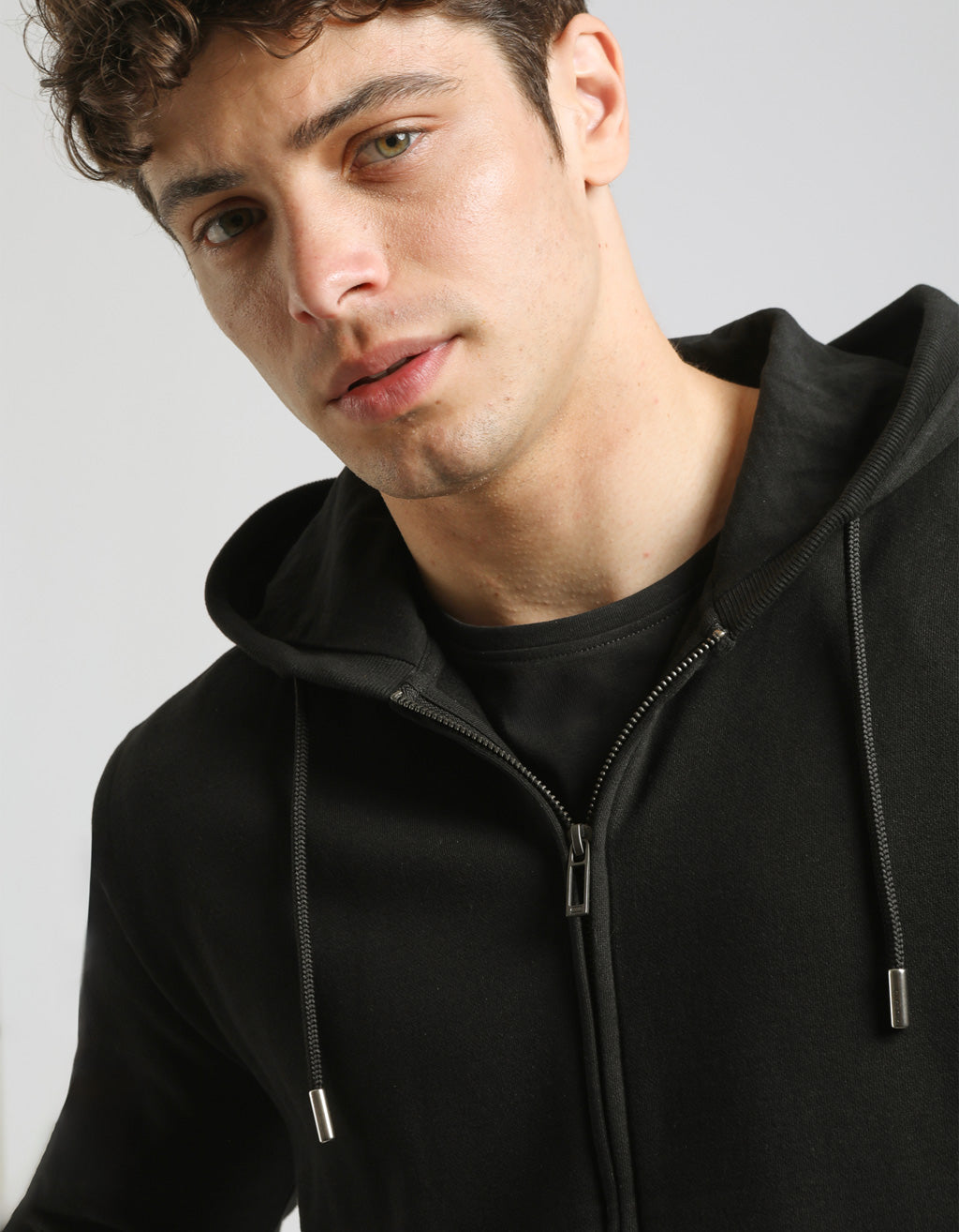 Felpa zip con cappuccio