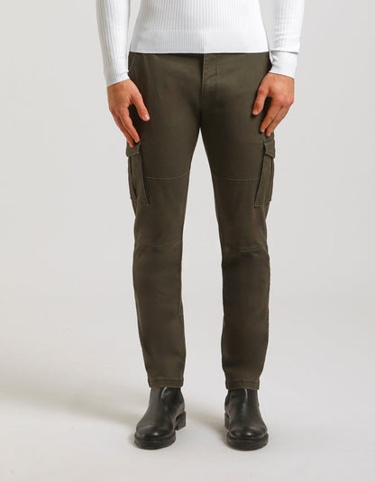 Pantaloni cargo