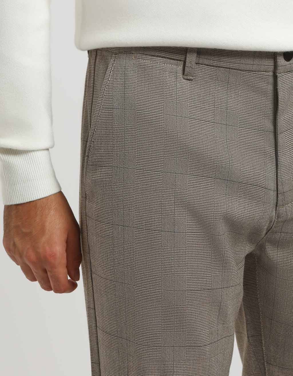 Pantaloni chino con fantasia a quadri