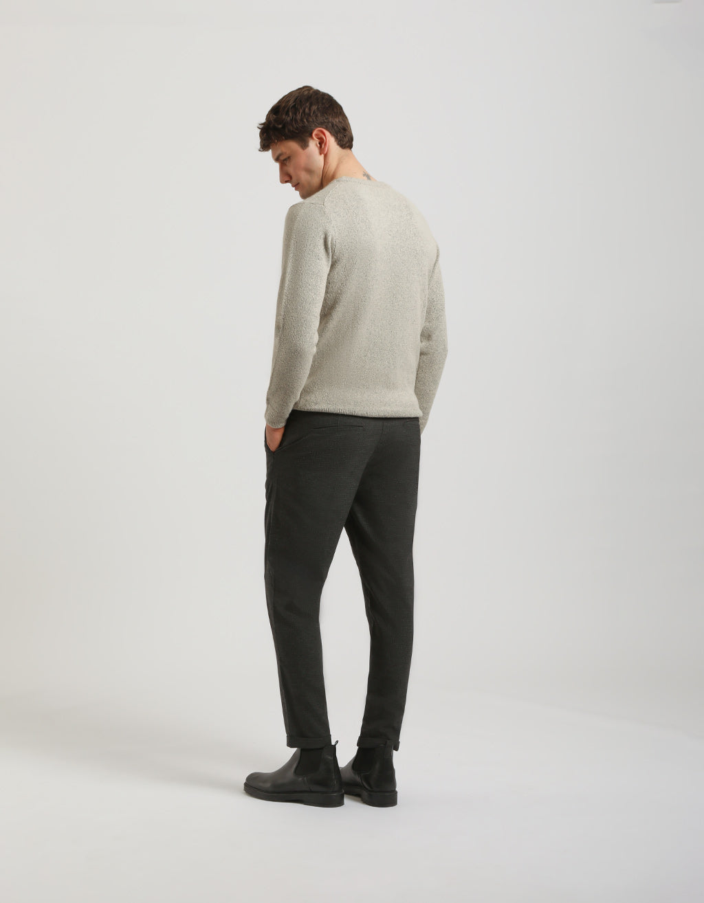 Pantaloni chino con microfantasia a quadri