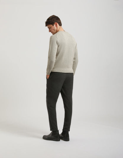 Pantaloni chino con microfantasia a quadri