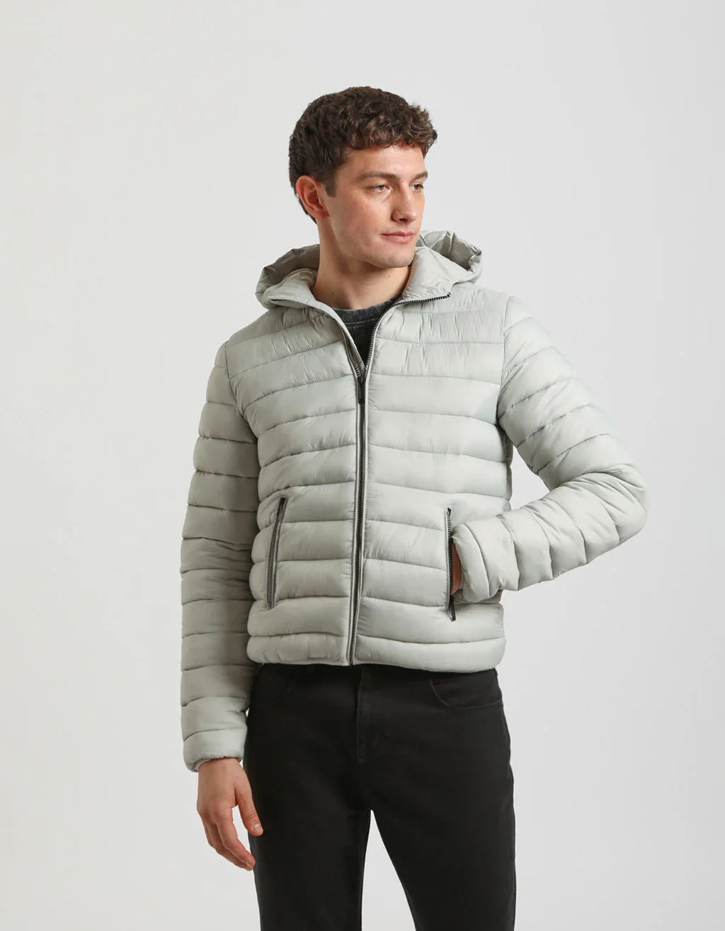 Giubbotto imbottito 100 grammi con cappuccio