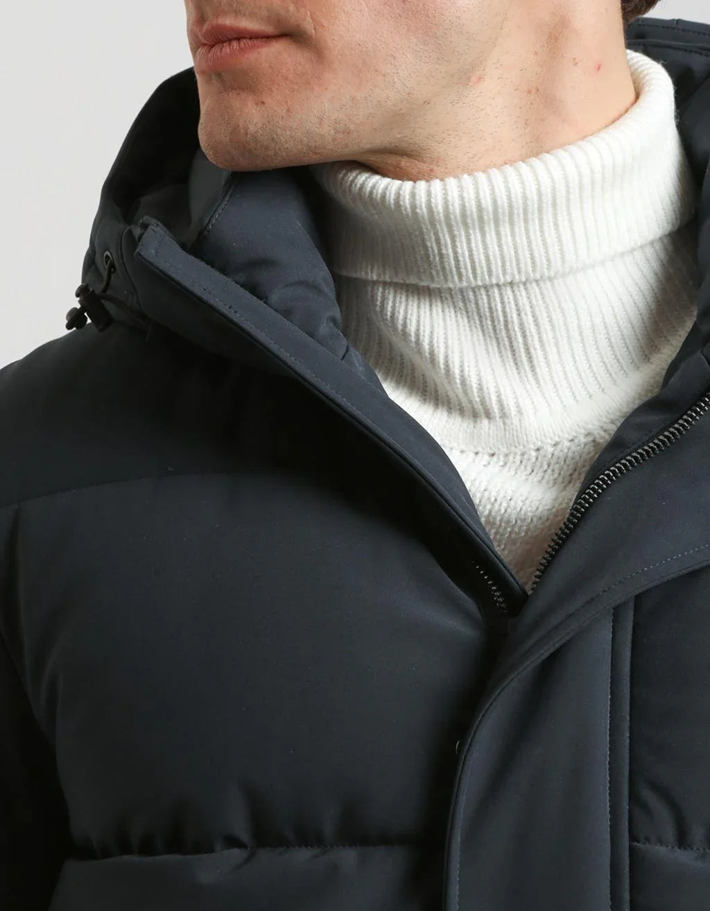 Giubbotto imbottito con cappuccio