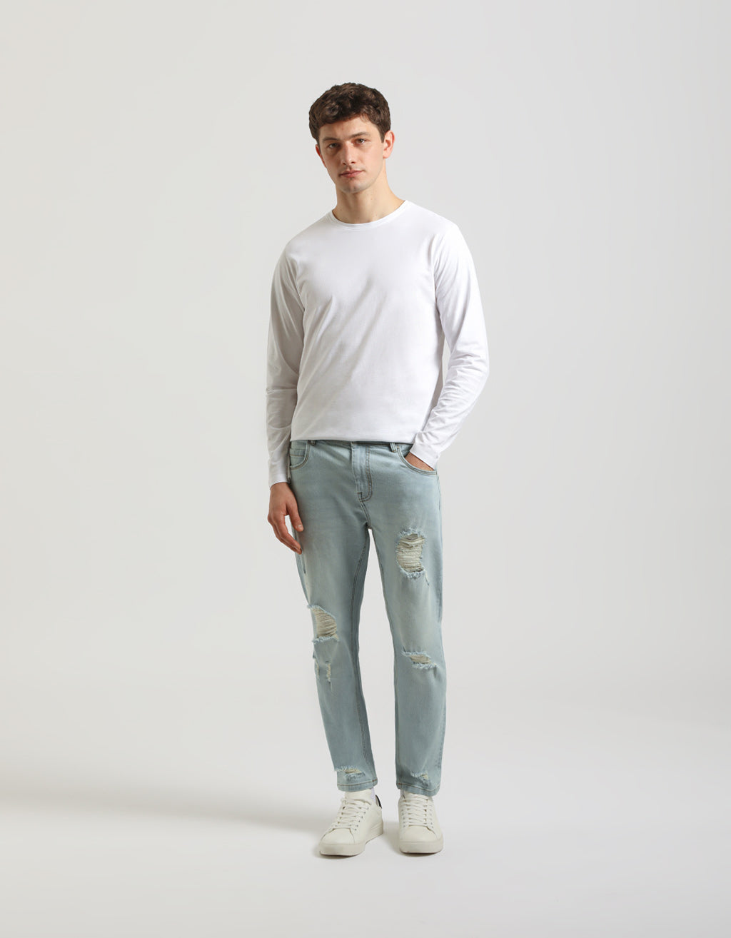 Jeans regular fit con strappi