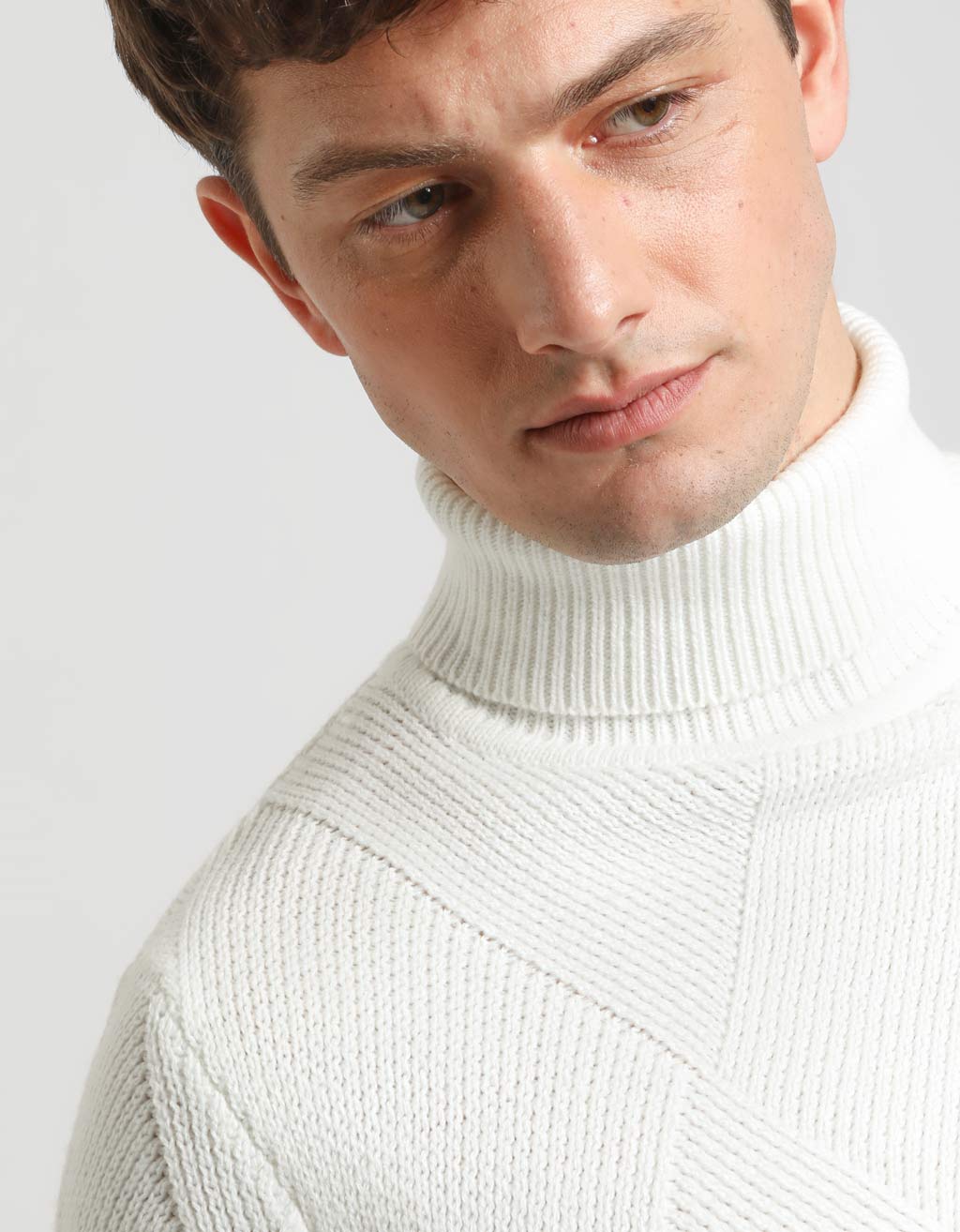 Maglia collo alto a rombi