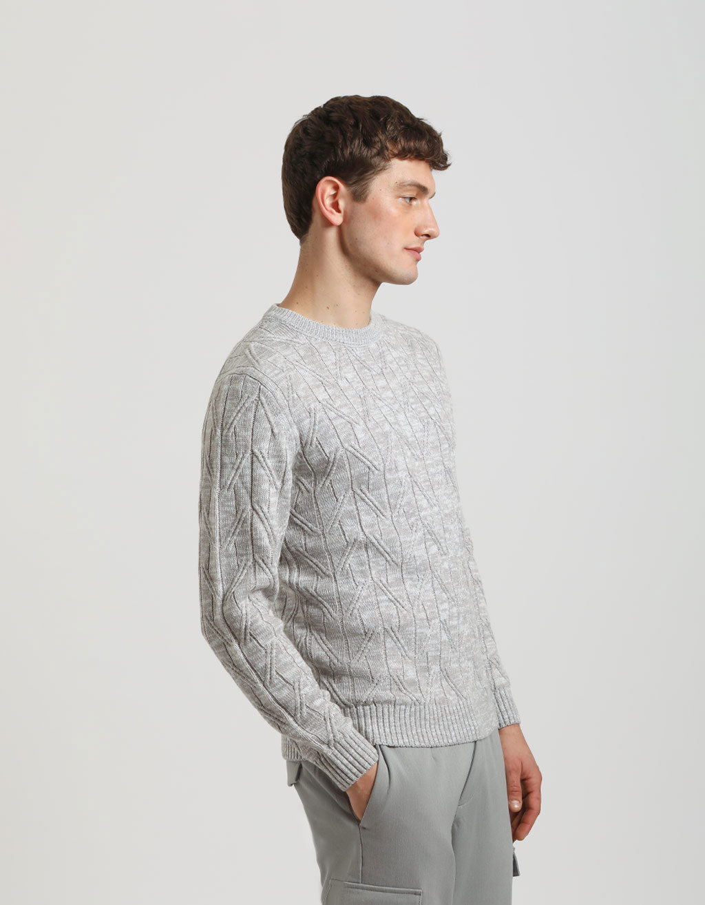 Maglia girocollo con treccia