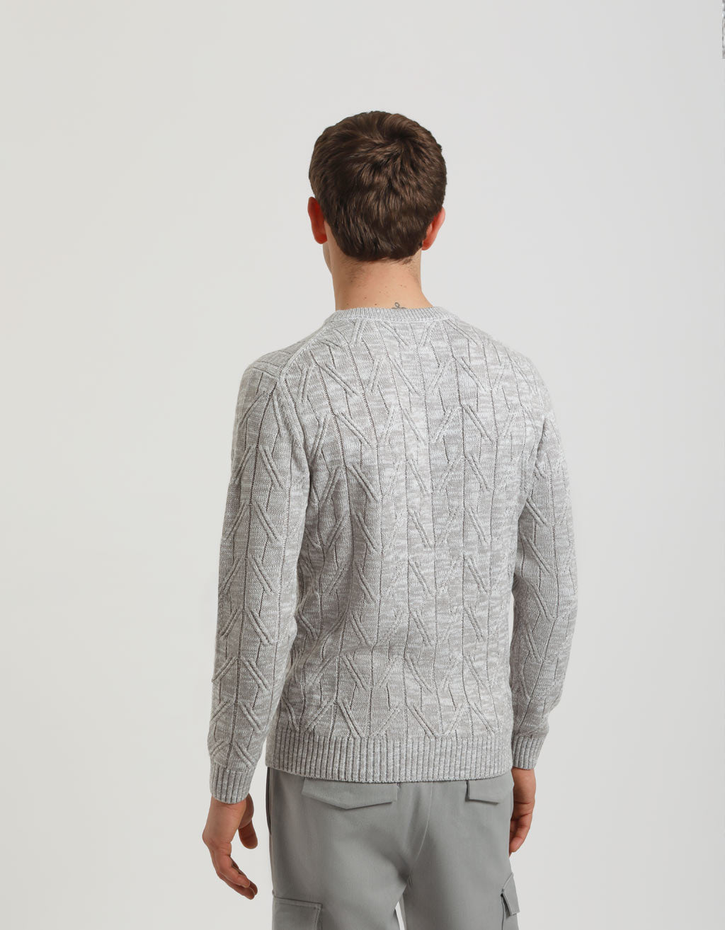 Maglia girocollo con treccia