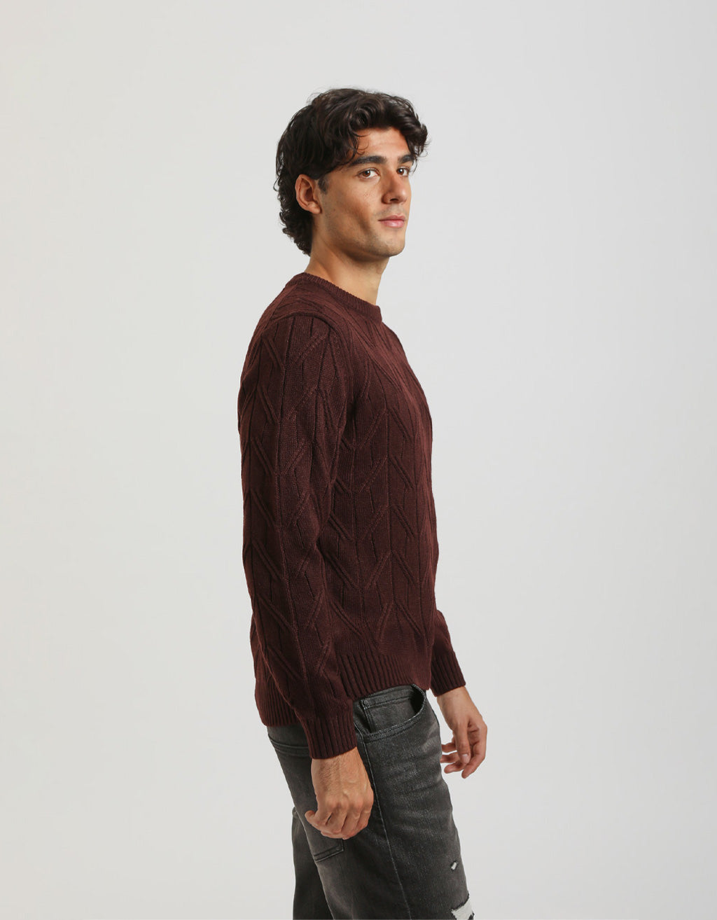 Maglia girocollo con treccia