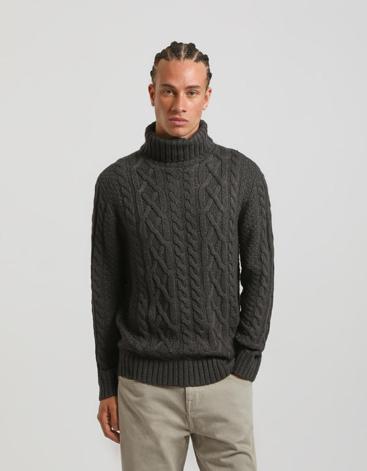 Maglia collo alto con treccia