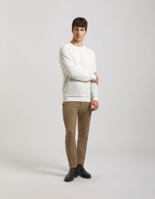 Pantaloni chino in tessuto tecnico