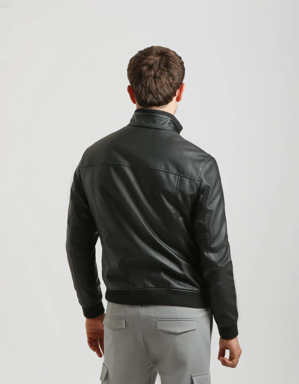 Giubbotto effetto pelle con collo lupetto