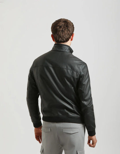 Giubbotto effetto pelle con collo lupetto