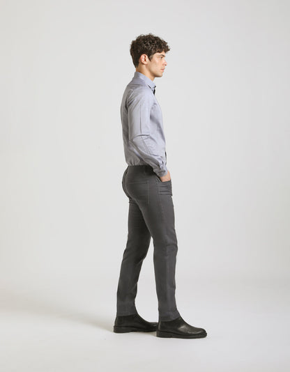 Pantaloni cinque tasche