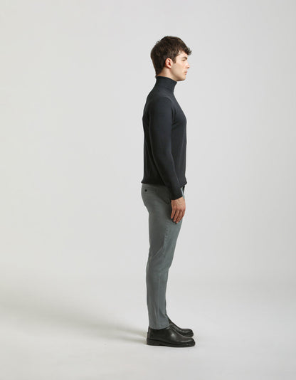 Pantaloni chino microfantasia