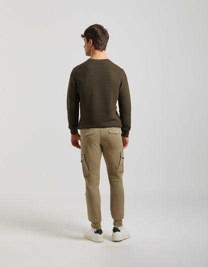 Pantaloni cargo con elastico alle caviglie