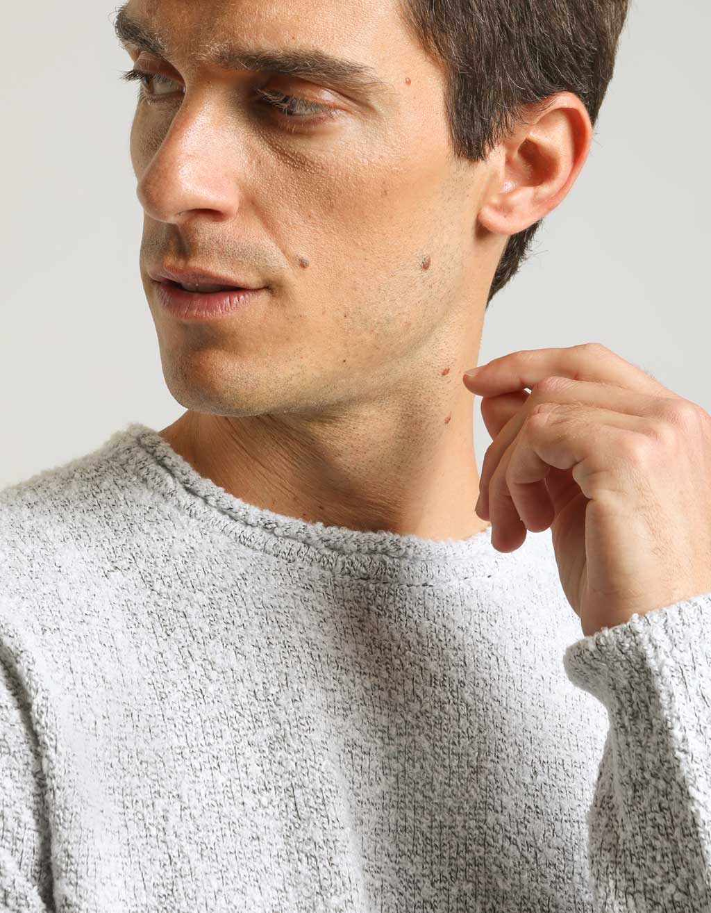 Pullover girocollo bouclè