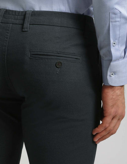 Pantaloni chino microfantasia