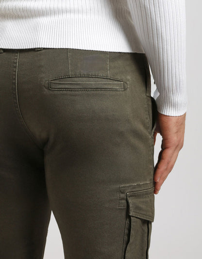 Pantaloni cargo