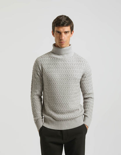 Maglia collo alto con treccia