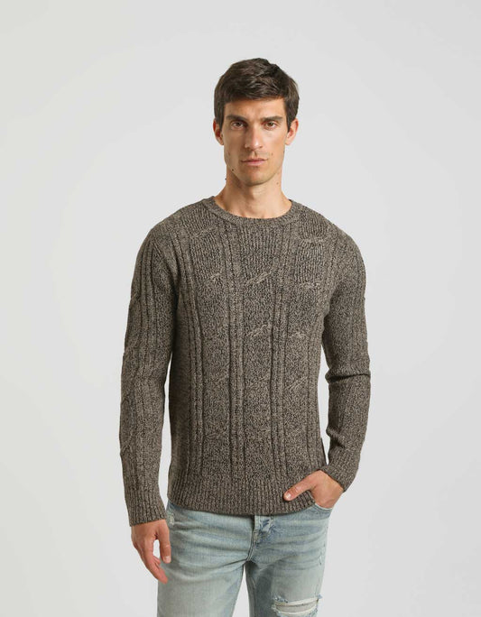 Maglia girocollo con treccia