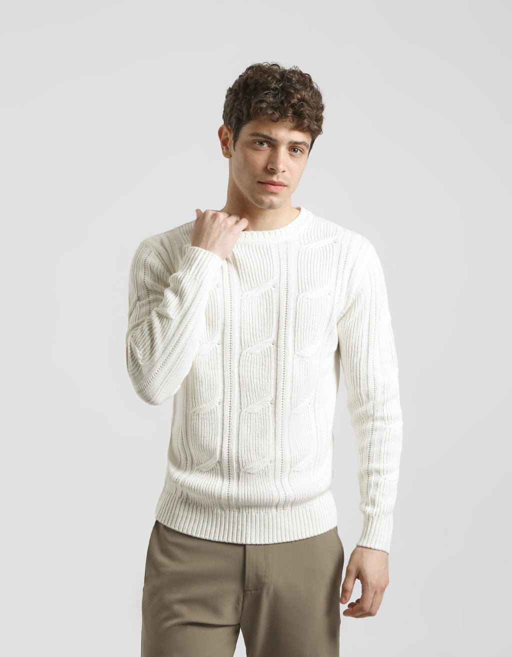 Maglia girocollo con treccia