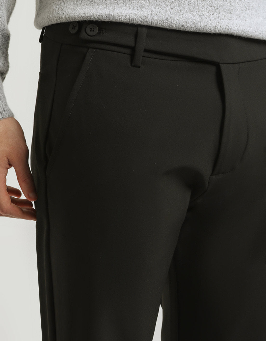 Pantaloni chino in tessuto tecnico