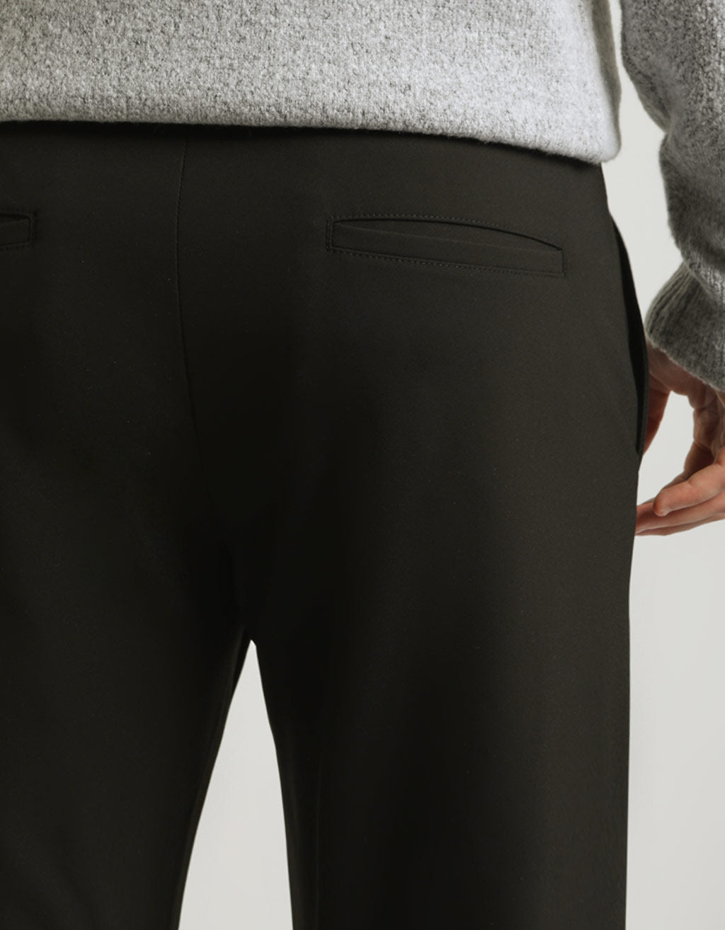 Pantaloni chino in tessuto tecnico