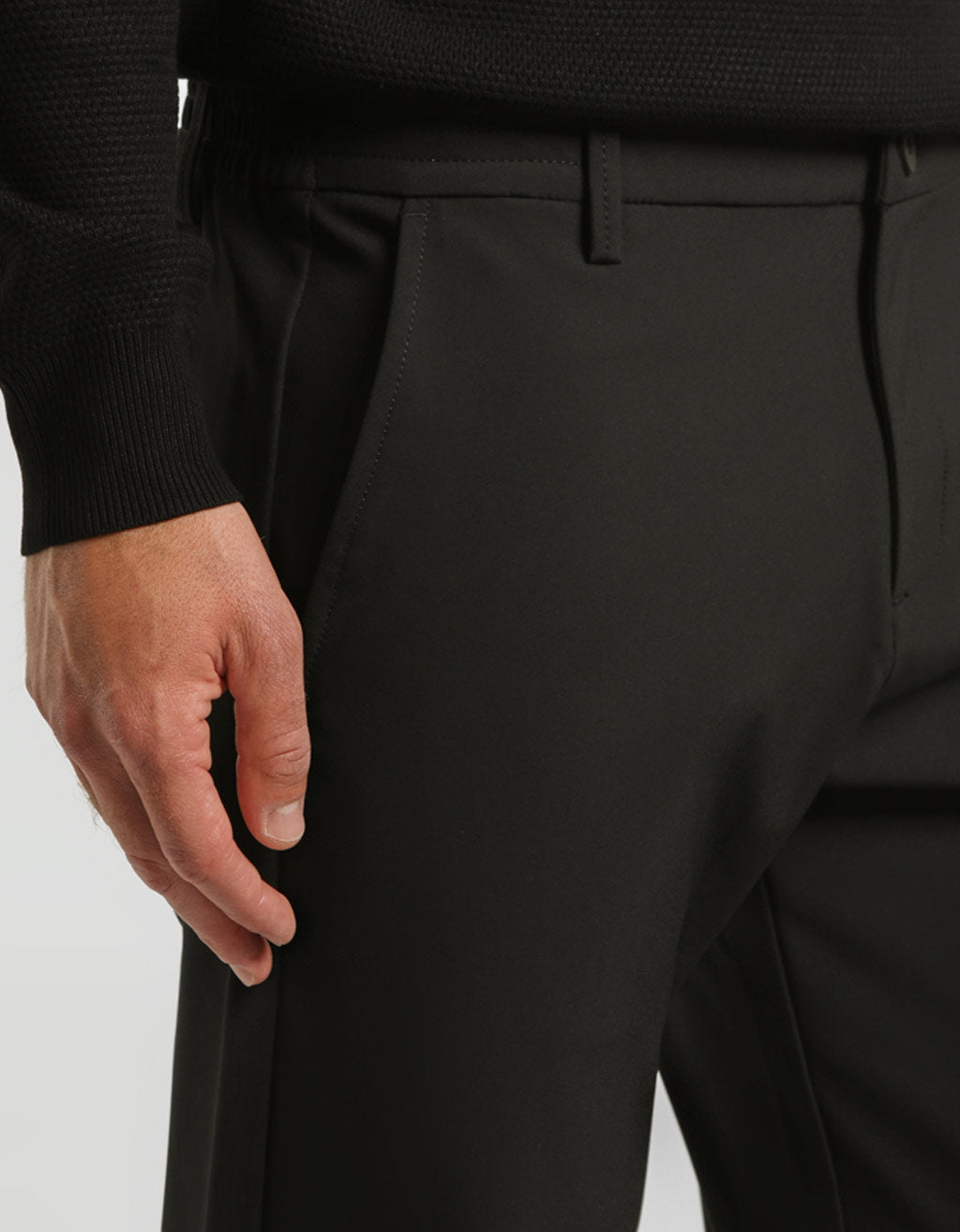 Pantaloni chino in tessuto tecnico