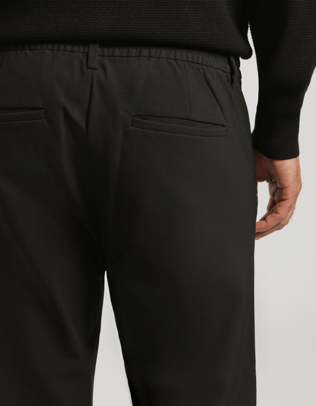 Pantaloni chino in tessuto tecnico