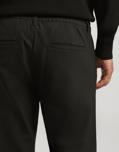 Pantaloni chino in tessuto tecnico
