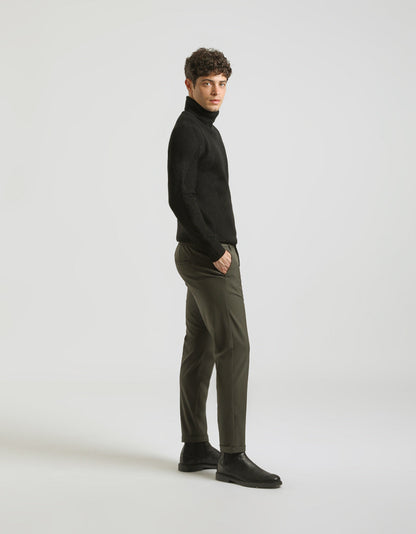 Pantaloni chino in tessuto tecnico