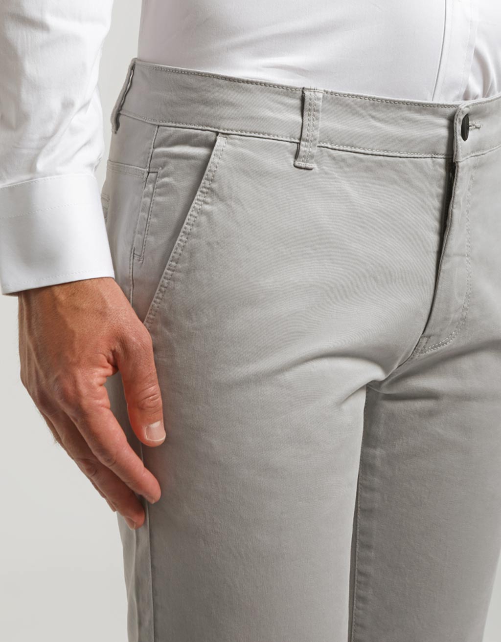 Pantaloni chino in cotone