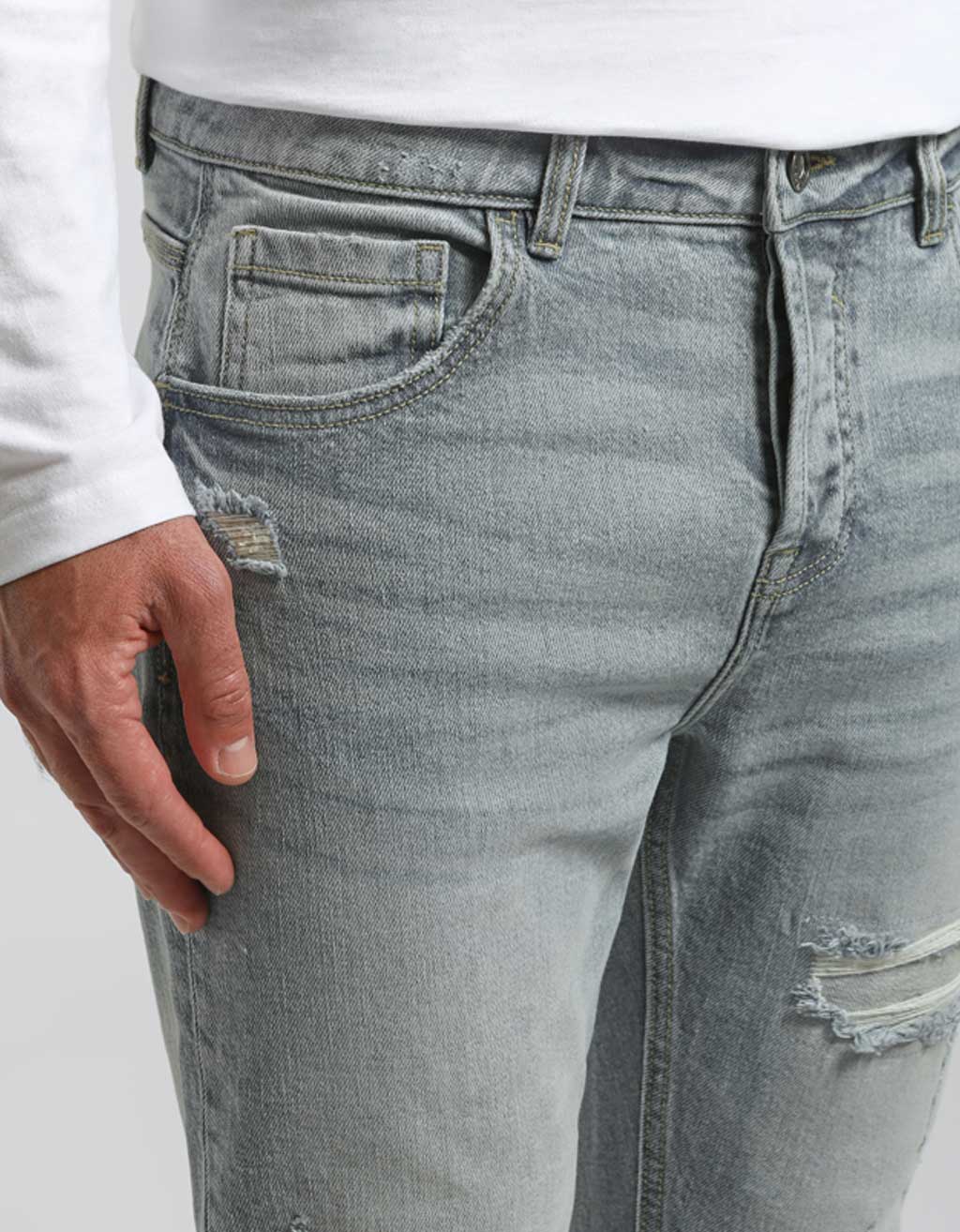 Jeans skinny fit con strappi