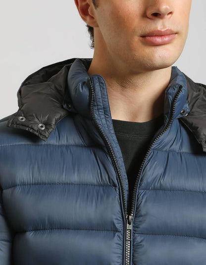 Giubbotto imbottito 100 grammi con cappuccio