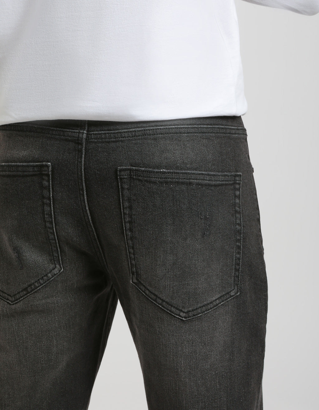 Jeans regular fit con strappi nero