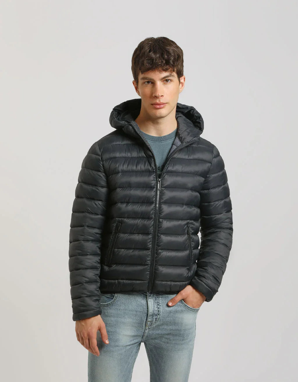 Giubbotto imbottito 100 grammi con cappuccio