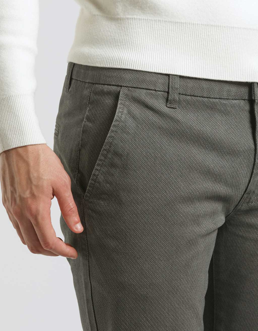 Pantaloni chino microfantasia