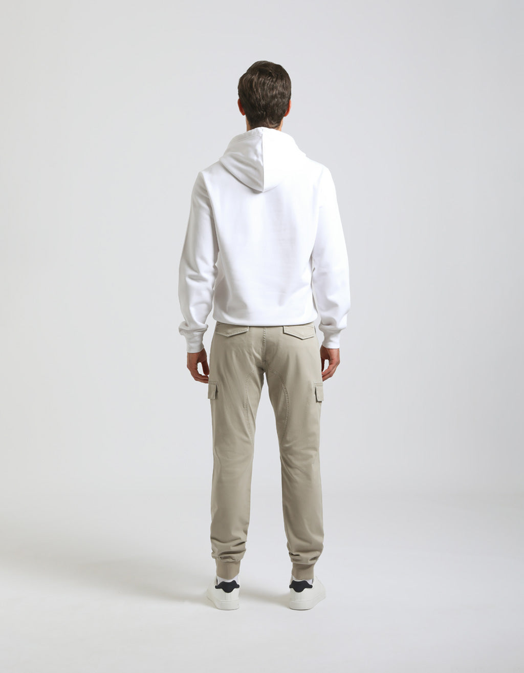 Pantaloni cargo con elastico alle caviglie