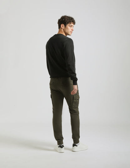 Pantaloni cargo con elastico alle caviglie