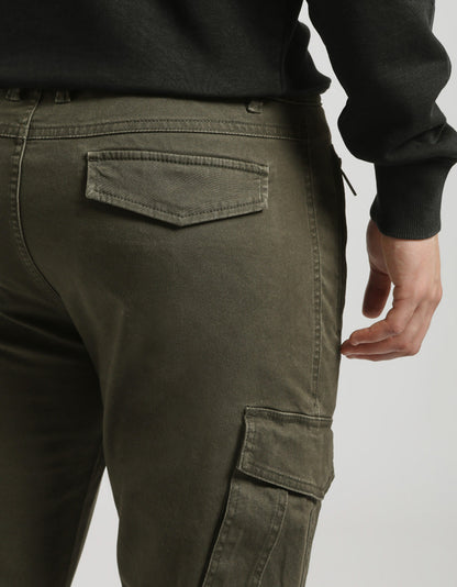 Pantaloni cargo con elastico alle caviglie