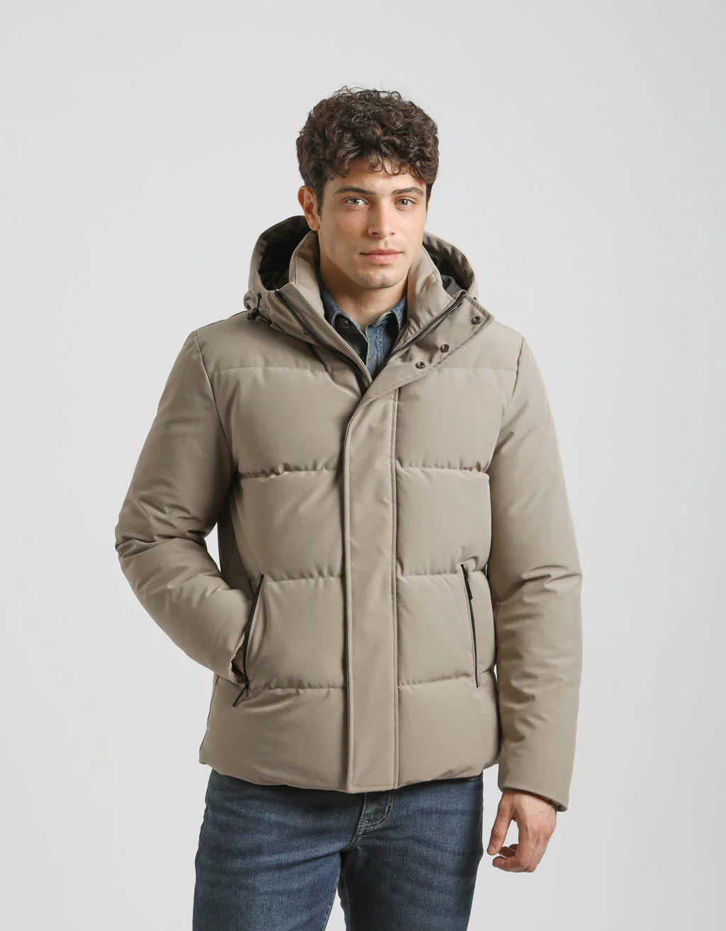 Giubbotto imbottito con cappuccio