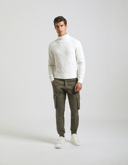 Pantaloni cargo con elastico alle caviglie