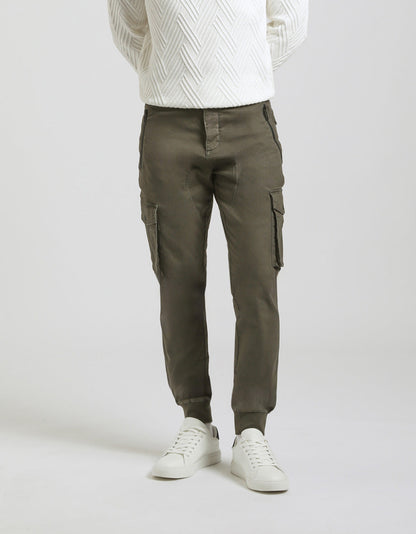 Pantaloni cargo con elastico alle caviglie