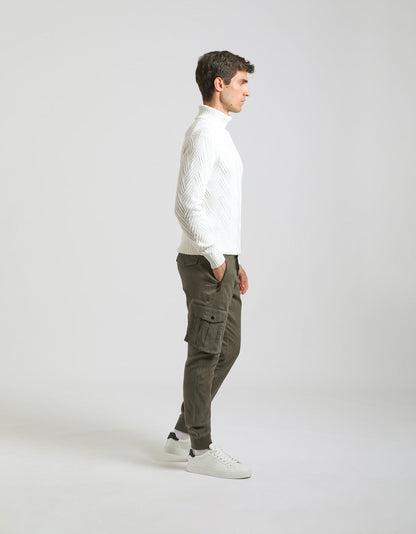 Pantaloni cargo con elastico alle caviglie